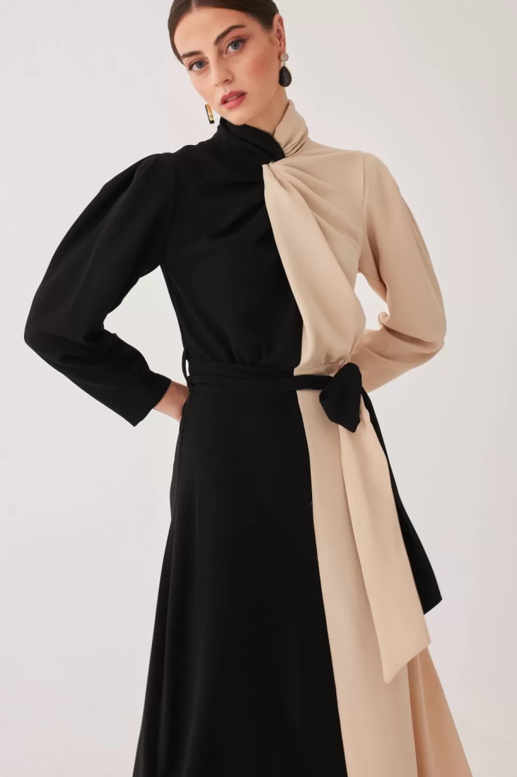 Store VESTIDO JUANNANEGRO/BEIGE Midi dresses