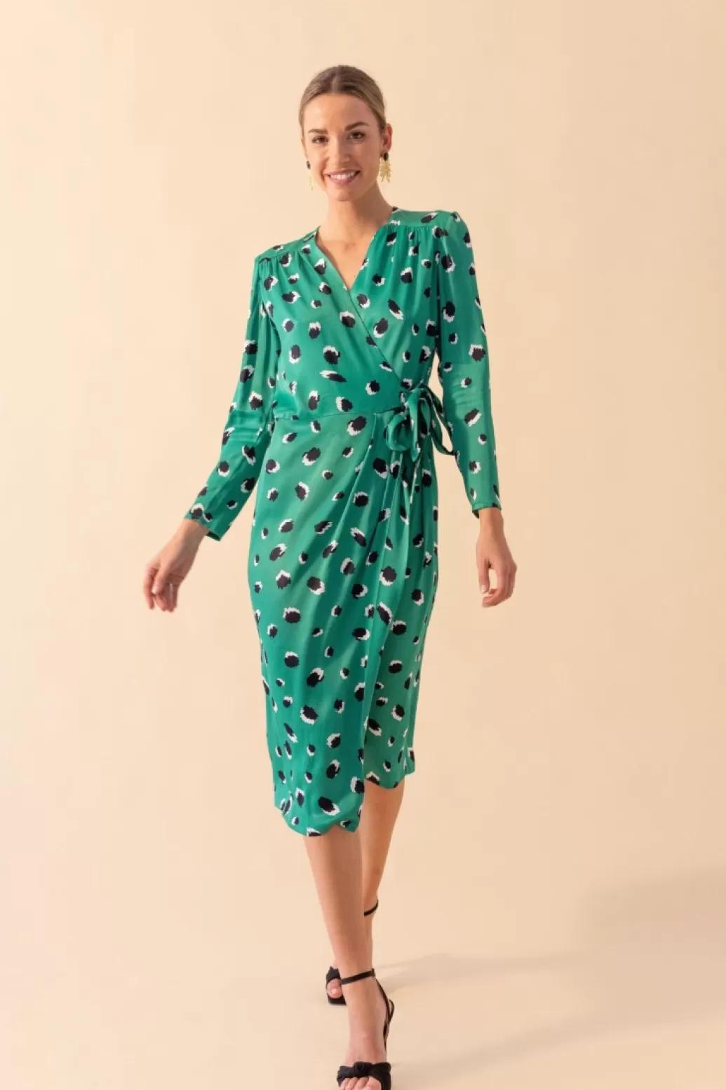 Shop VESTIDO SUNESTAMPADO Midi dresses